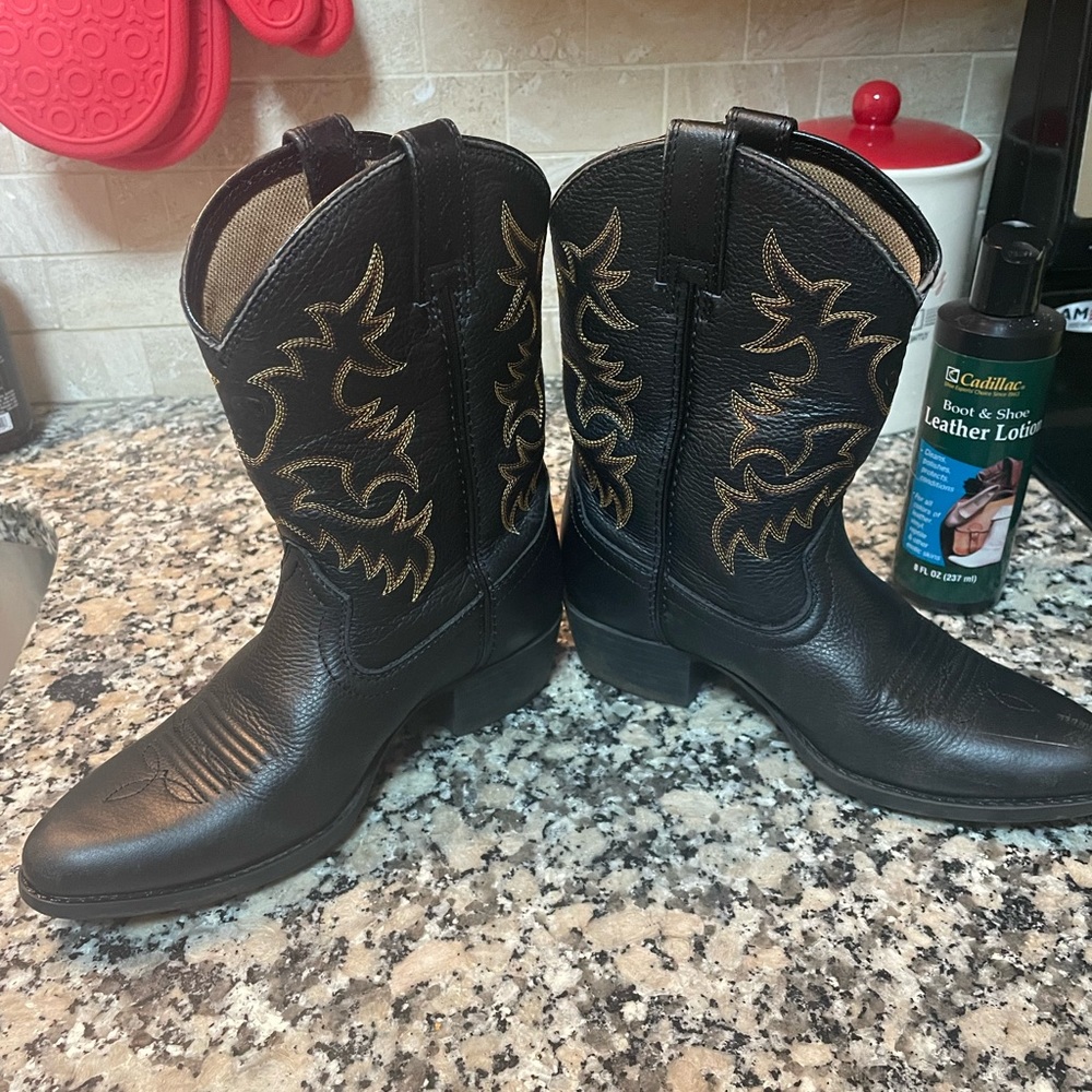 Ariat western kids boots size 1
